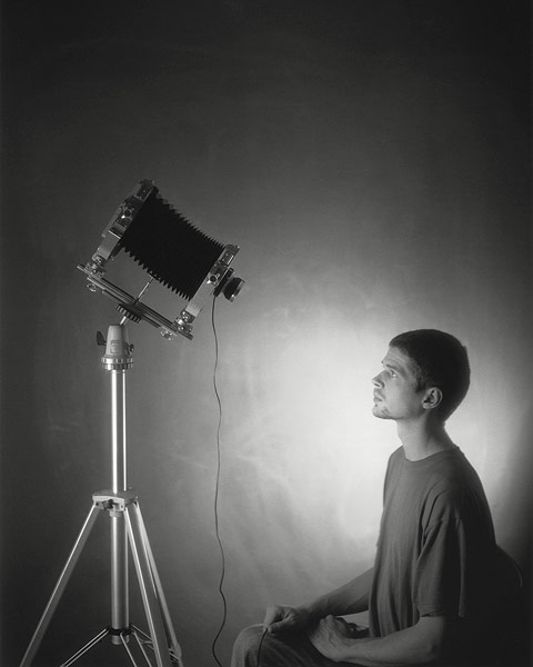 Porträt mit einer analogen Großformatkamera