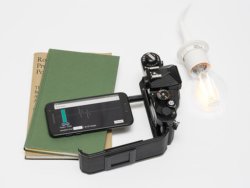 Testen der Belichtungszeit mit Lampe und lichtempfindlichen Sensor